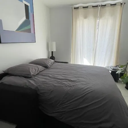 Apartment Beautiful Studio - Close To Beach